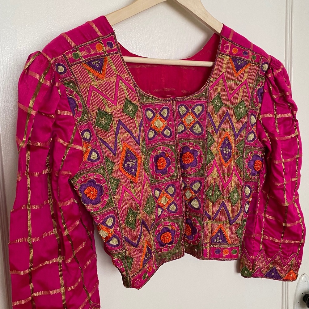 Exotic puff Sleeve embroidered crop jacket